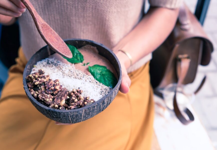 How to Create a Superfood Smoothie Bowl